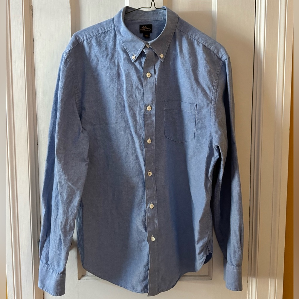 L.L. Bean Signature Light Blue Oxford Button-Down Shirt Men's M